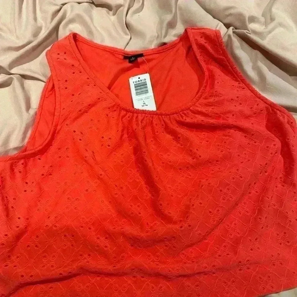 NWT Torrid Eyelet Crop Top and Skirt Two Piece Set - Picture 6 of 7
